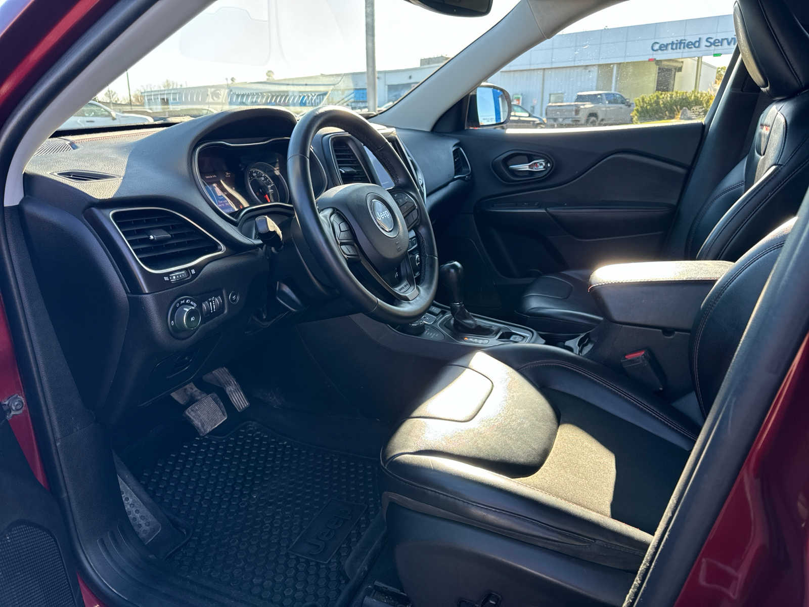 2020 Jeep Cherokee Trailhawk 2