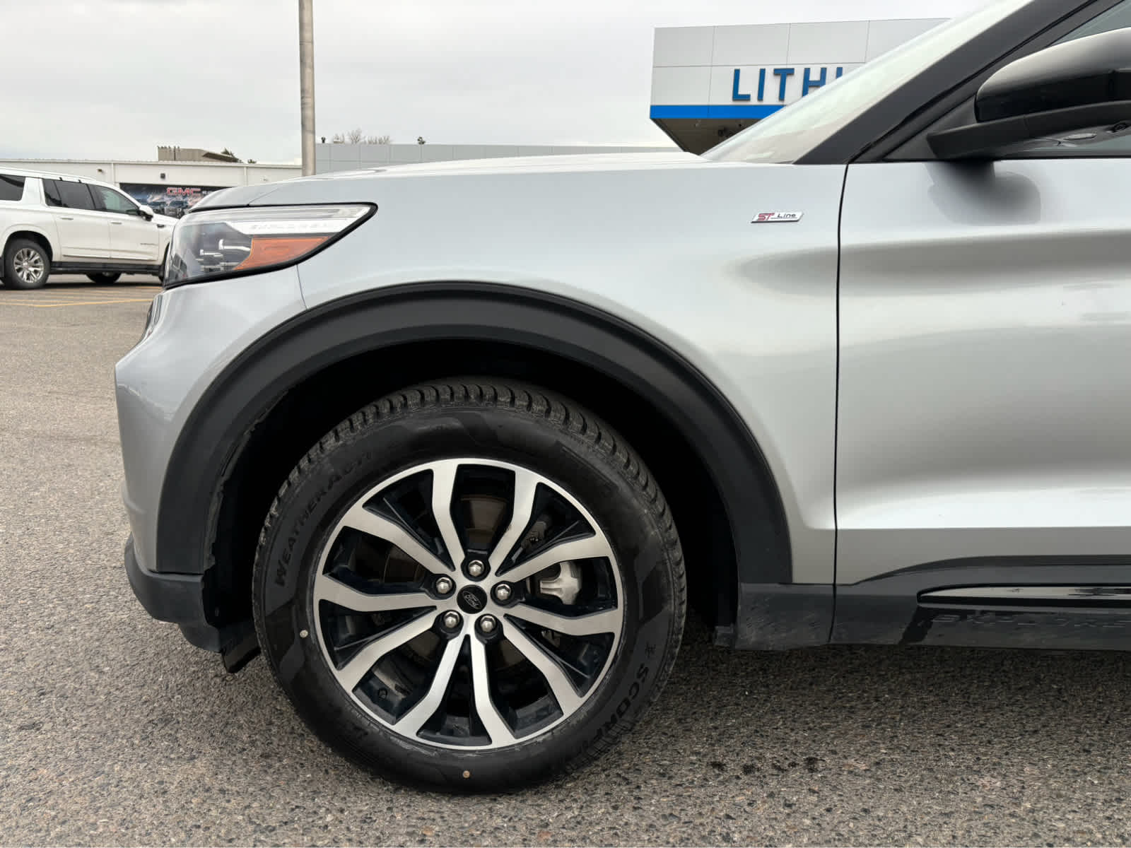 2022 Ford Explorer ST-Line 9