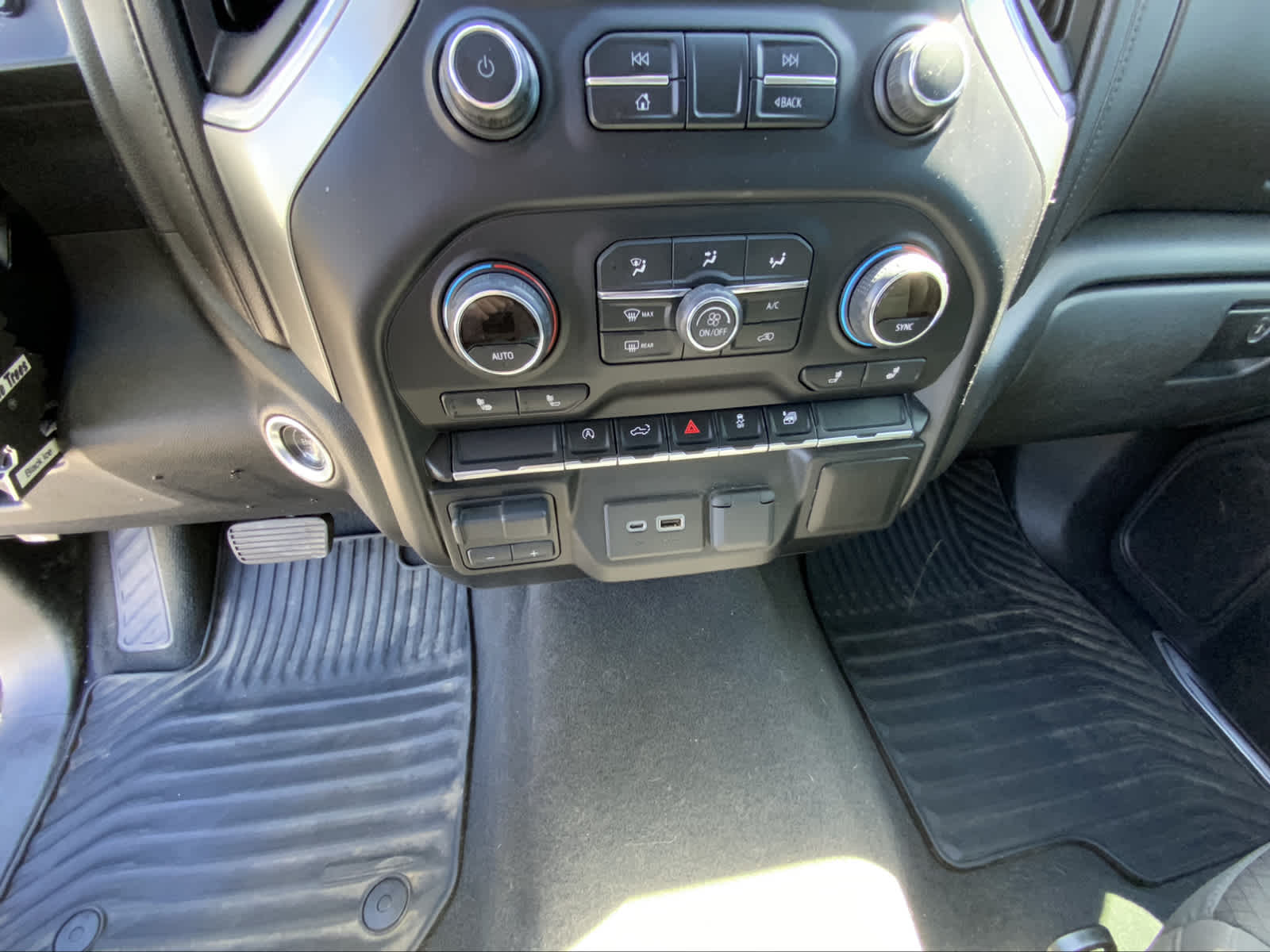 2019 Chevrolet Silverado 1500 RST 4WD Double Cab 147 21