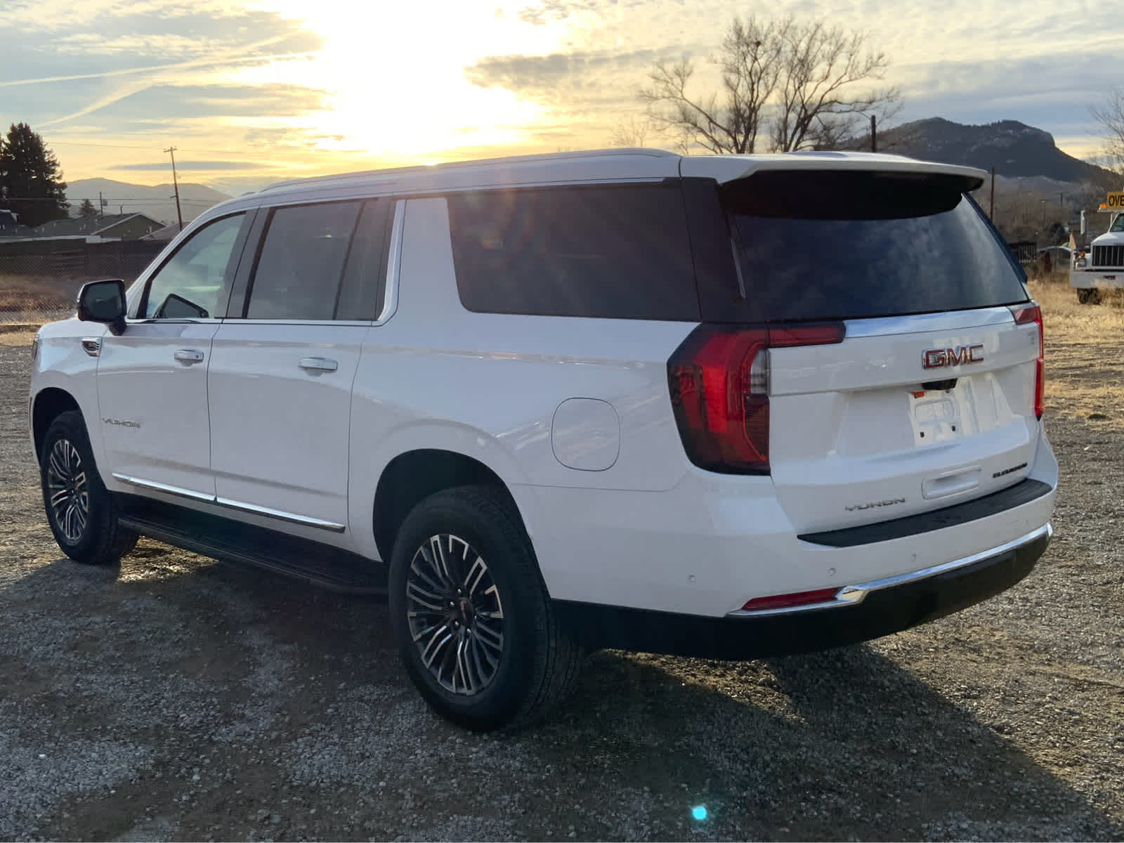 2025 GMC Yukon XL Elevation 5