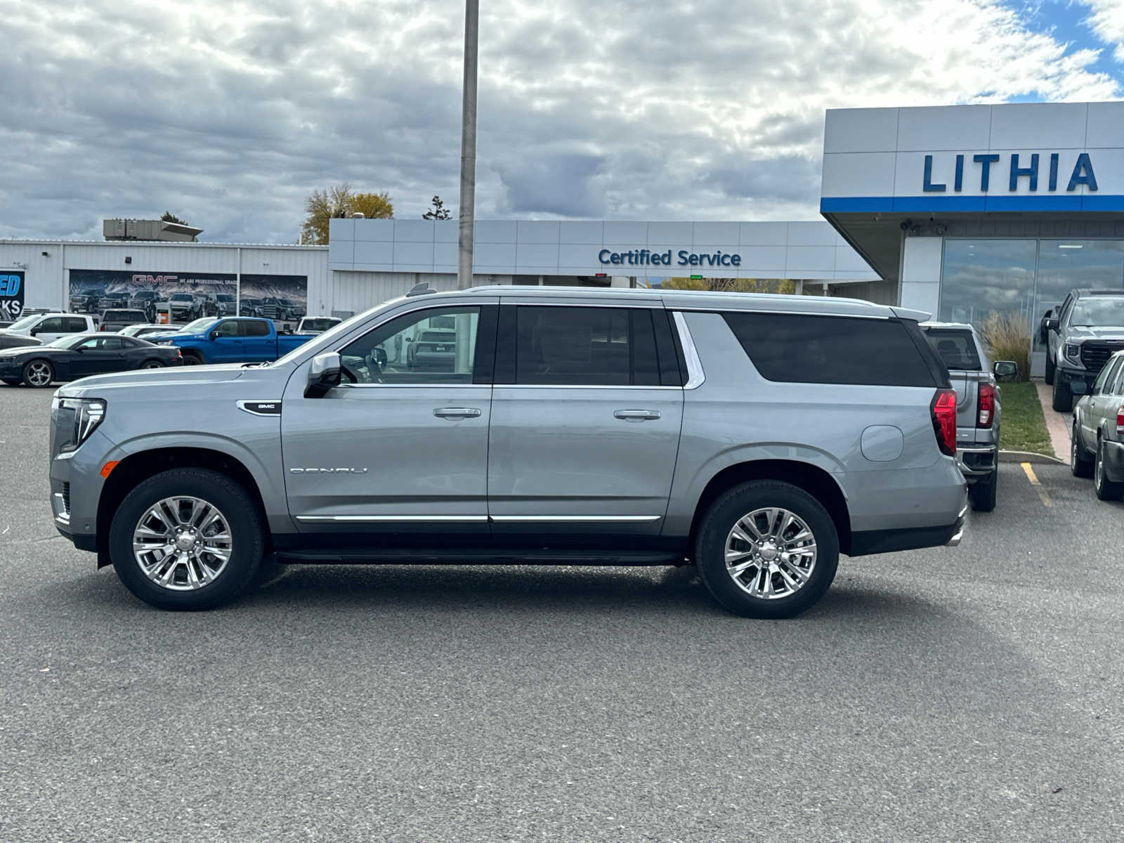 2024 GMC Yukon XL Denali 4