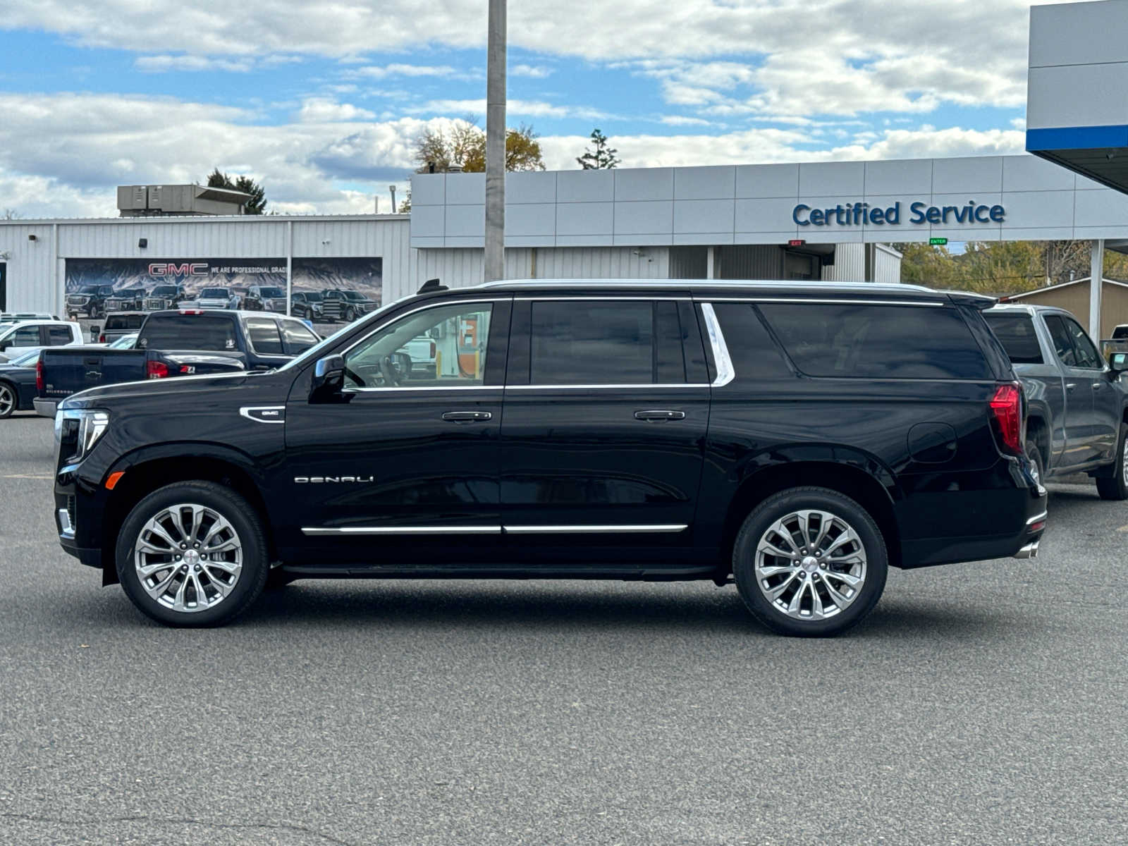 2024 GMC Yukon XL Denali 4