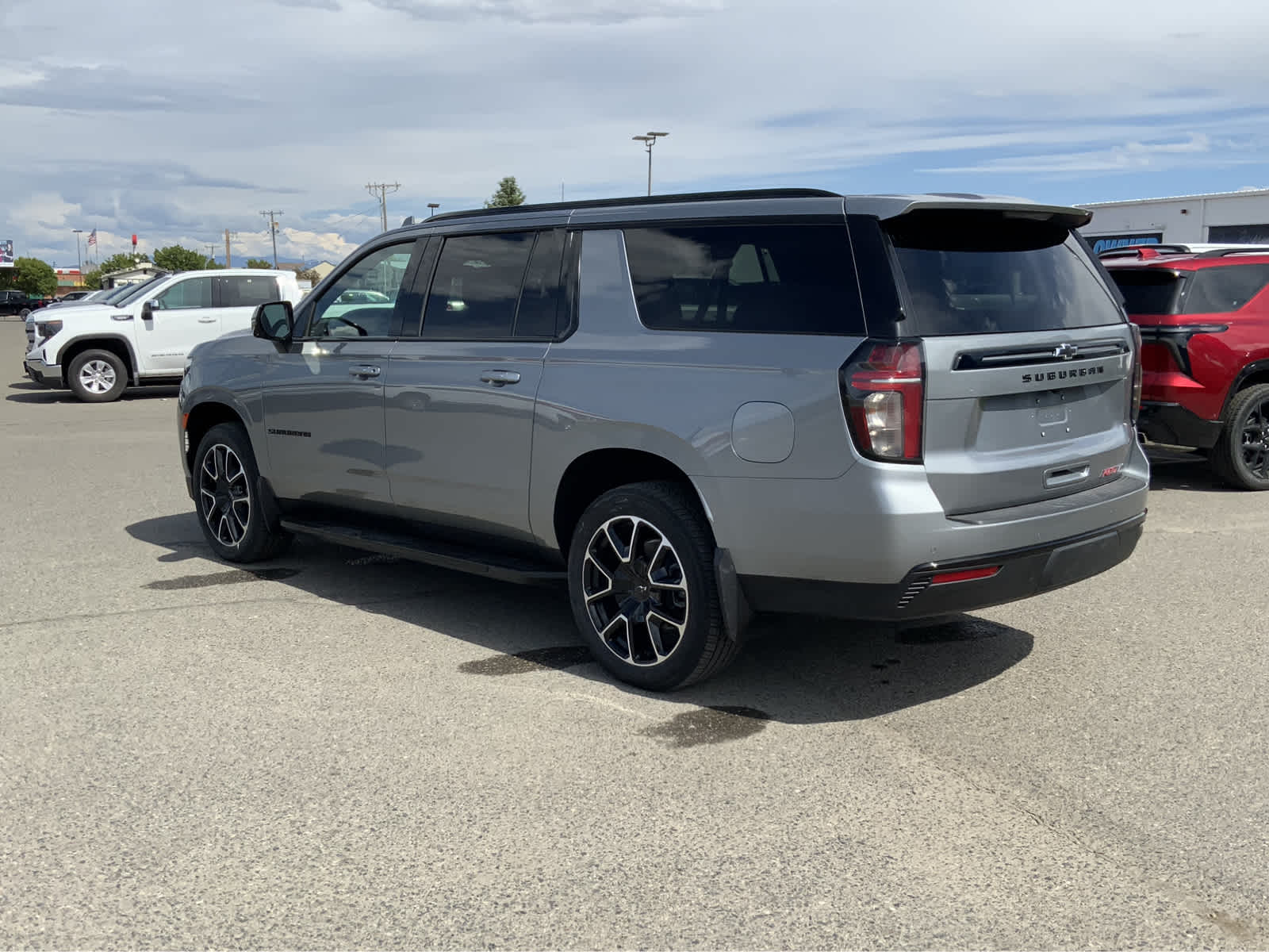 2024 Chevrolet Suburban RST 3