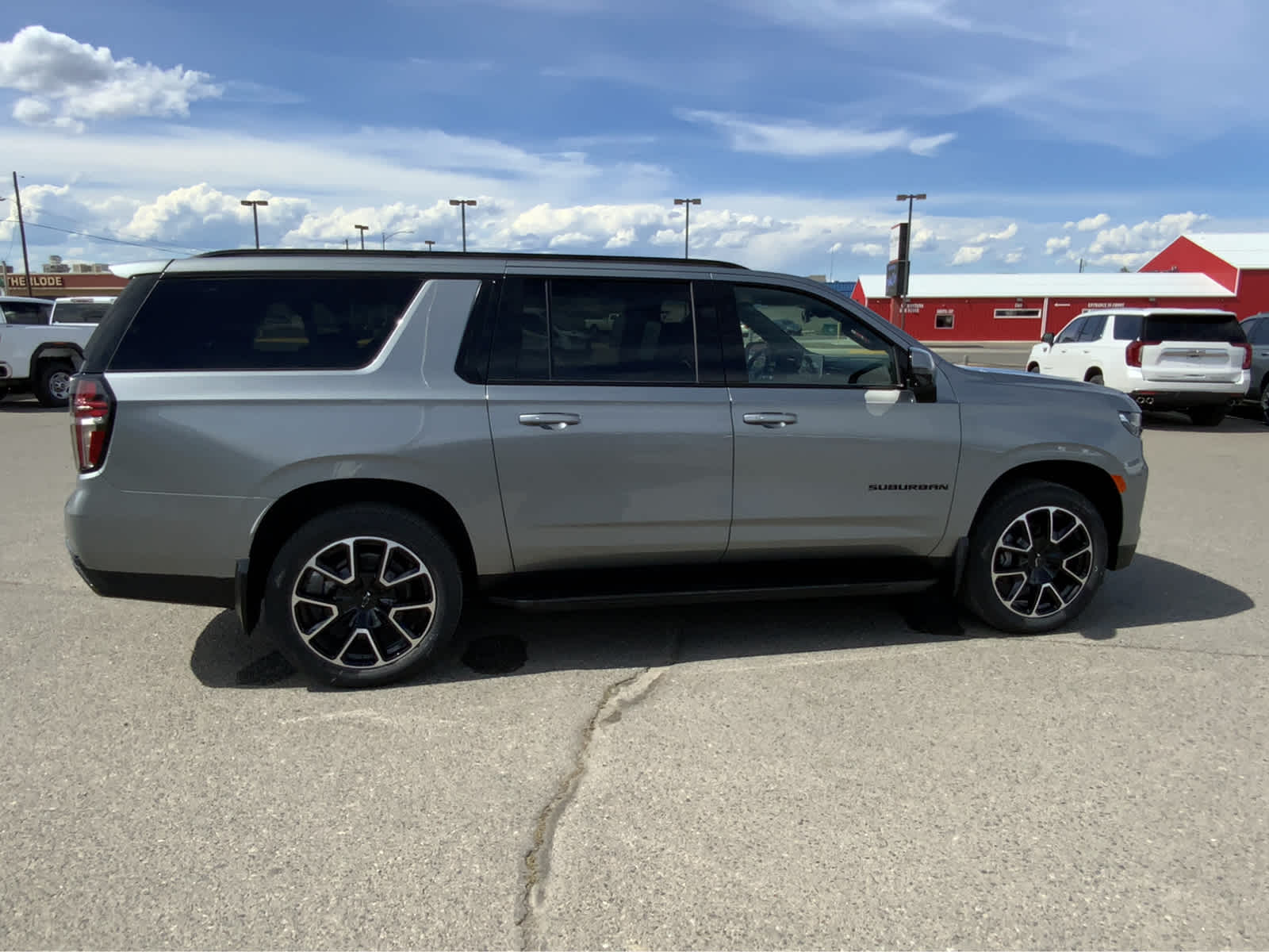 2024 Chevrolet Suburban RST 6