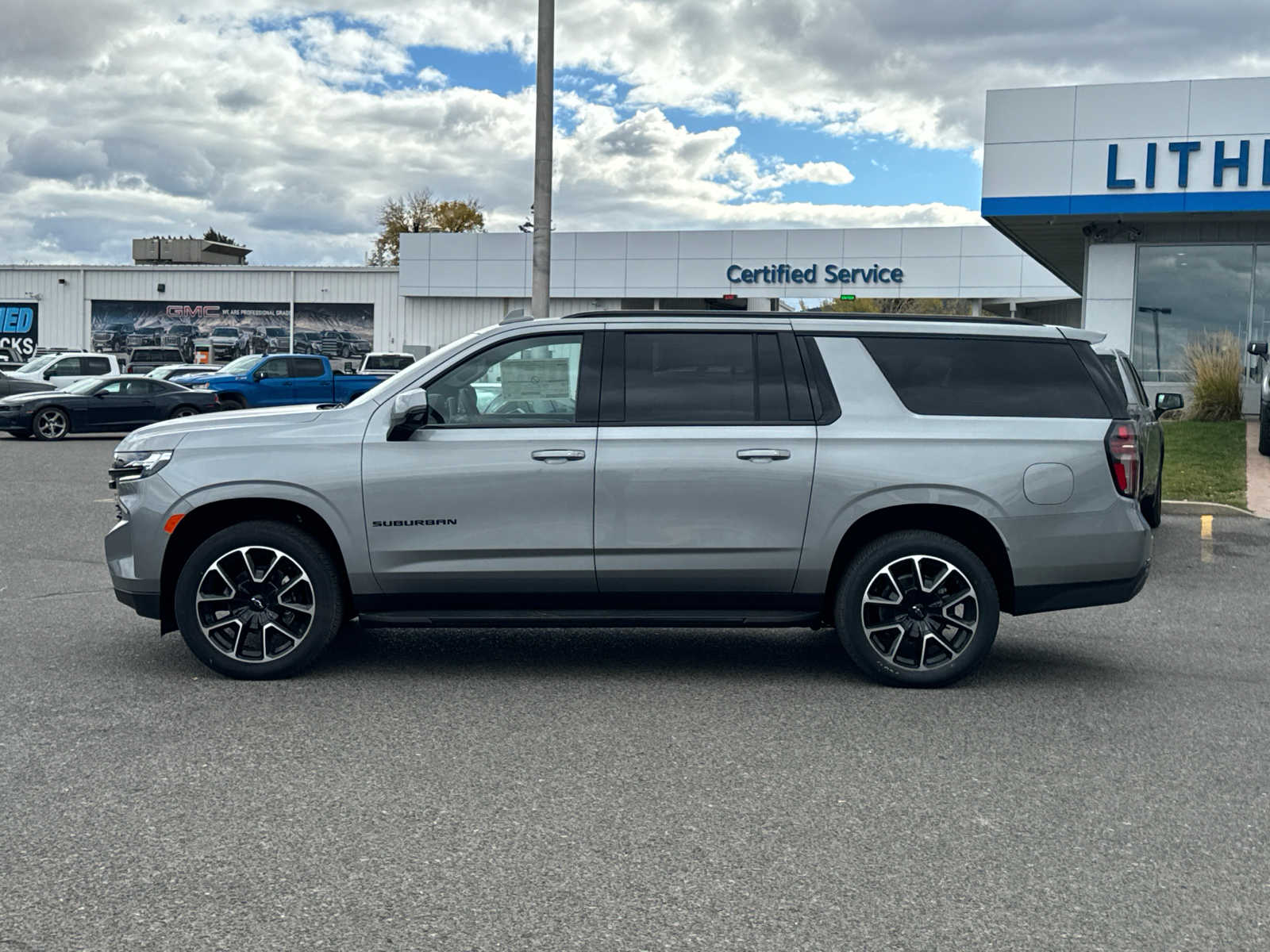 2024 Chevrolet Suburban RST 5