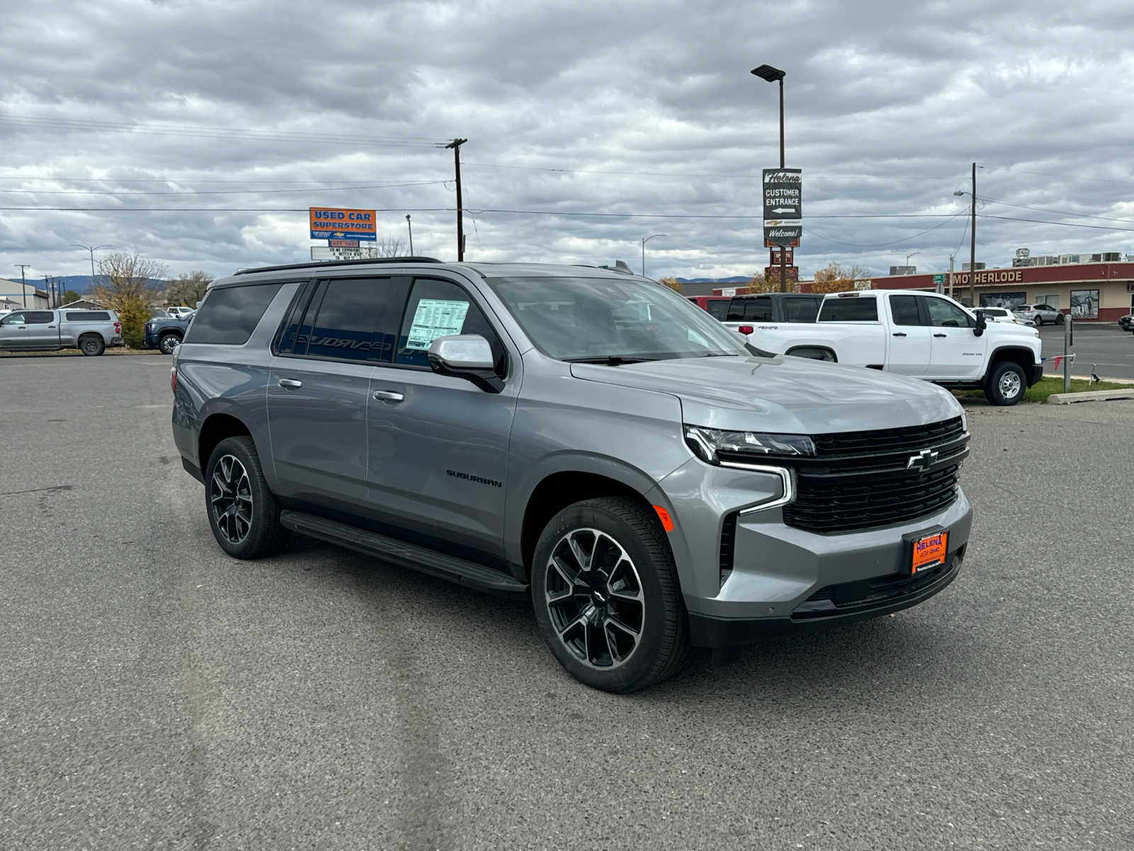 2024 Chevrolet Suburban RST 13