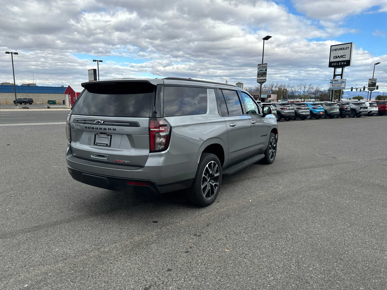 2024 Chevrolet Suburban RST 11