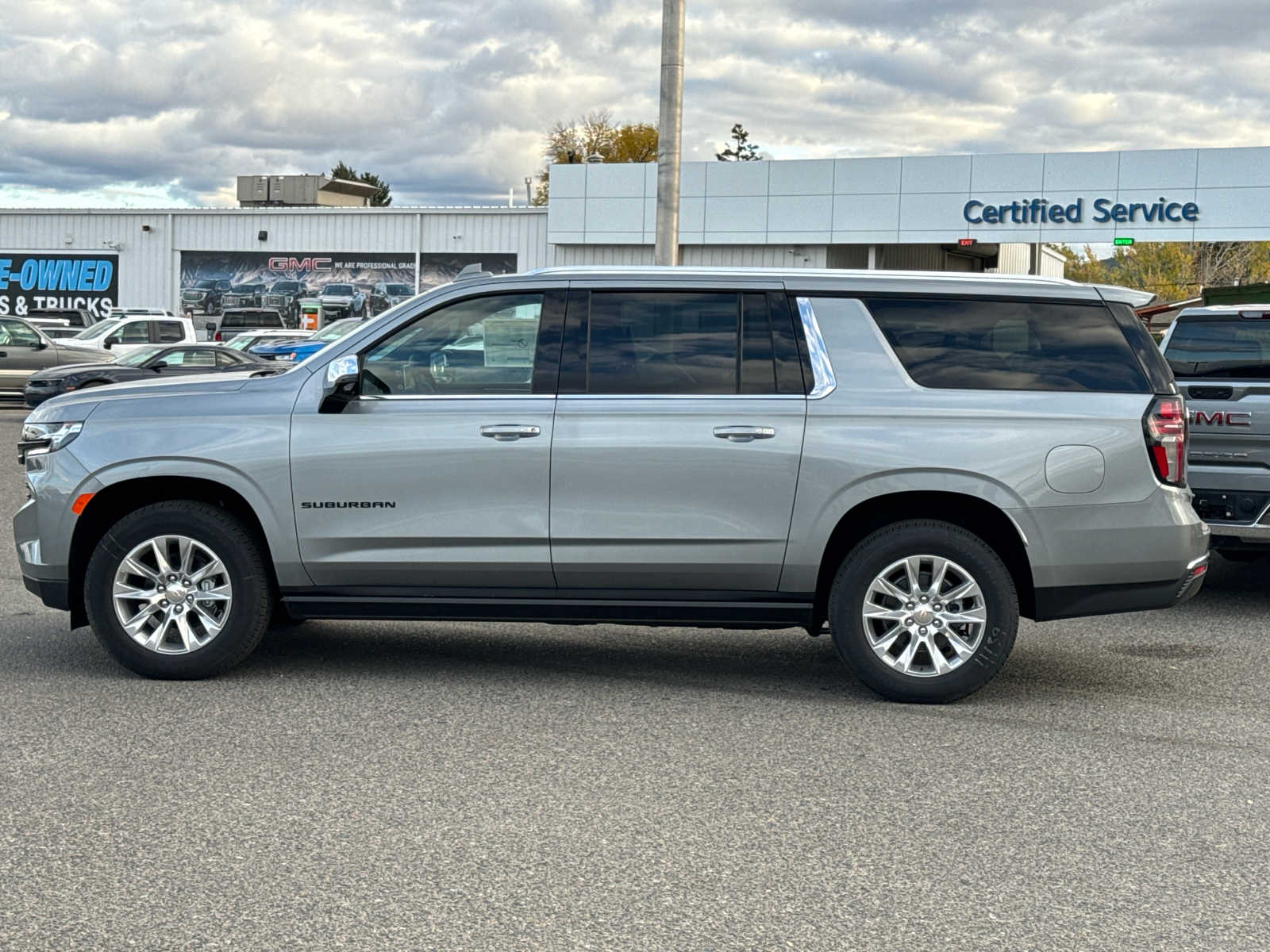 2024 Chevrolet Suburban Premier 4