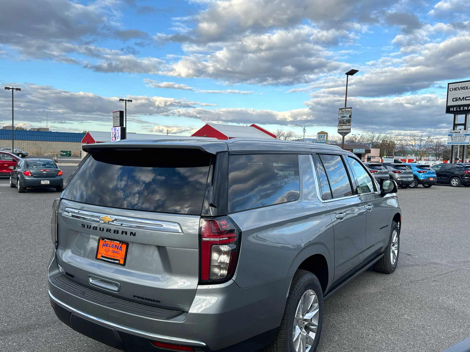 2024 Chevrolet Suburban Premier 10