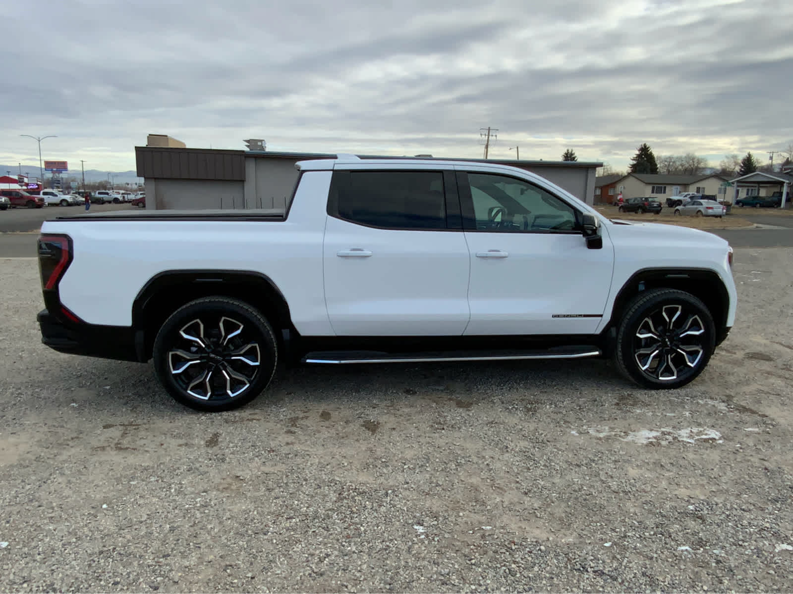 2025 GMC Sierra EV Extended Range Denali e4WD Crew Cab 6