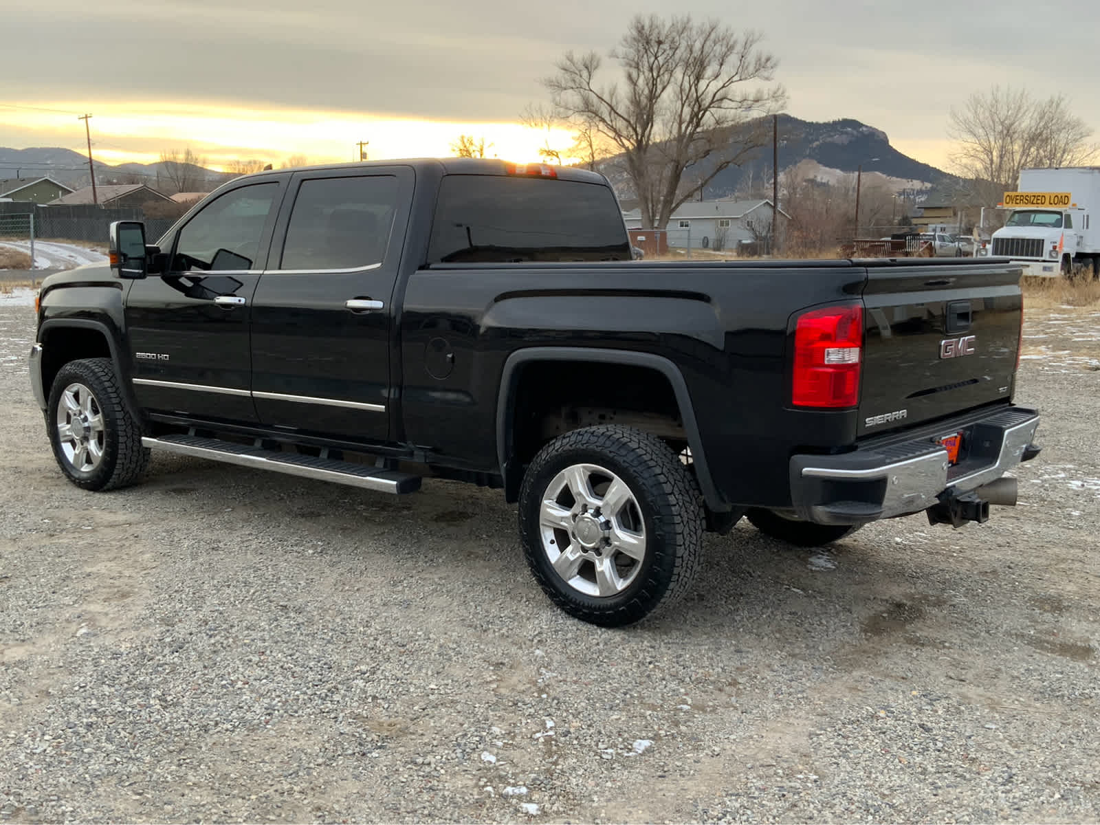 2018 GMC Sierra 2500HD SLT 4WD Crew Cab 153.7 3