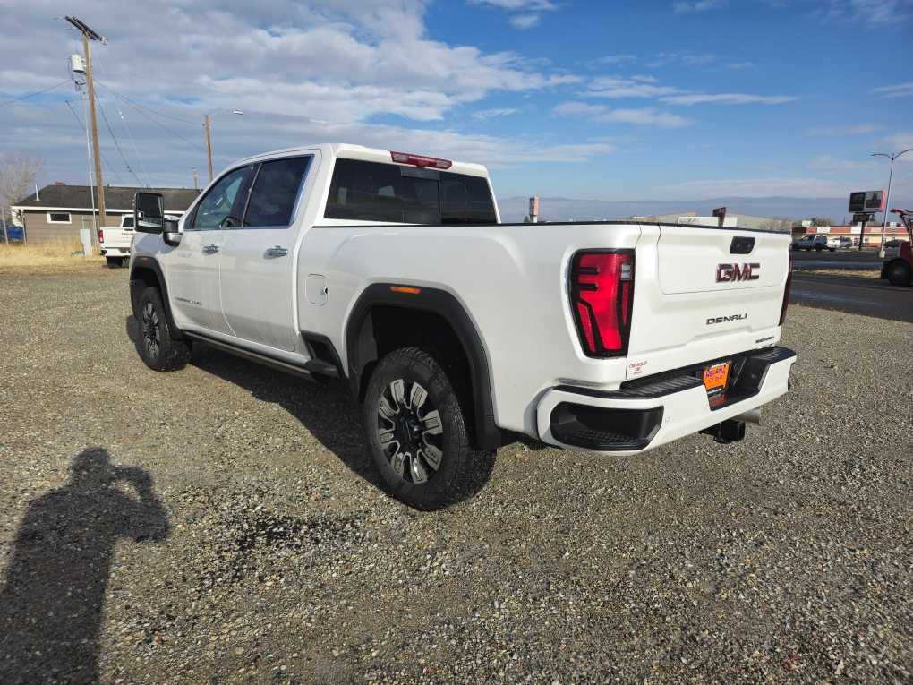 2025 GMC Sierra 2500HD Denali 4WD Crew Cab 159 3