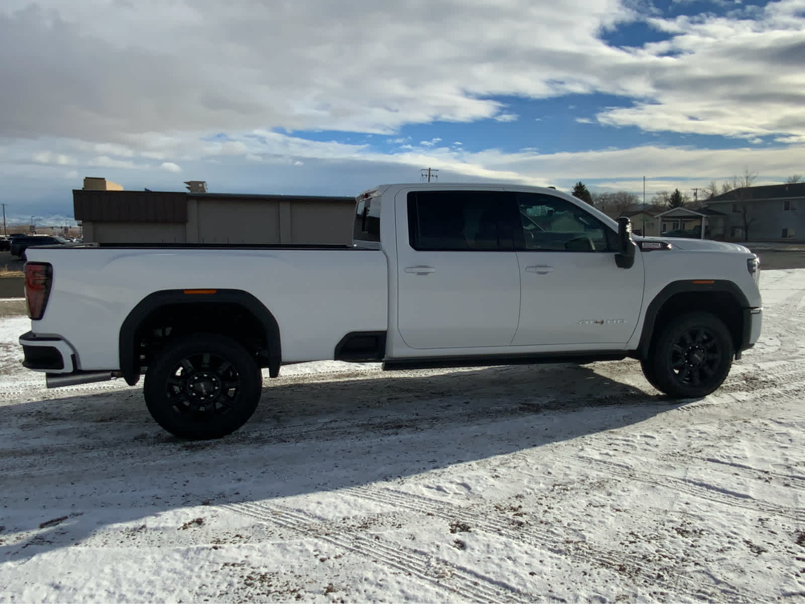 2025 GMC Sierra 3500HD AT4 4WD Crew Cab 172 8