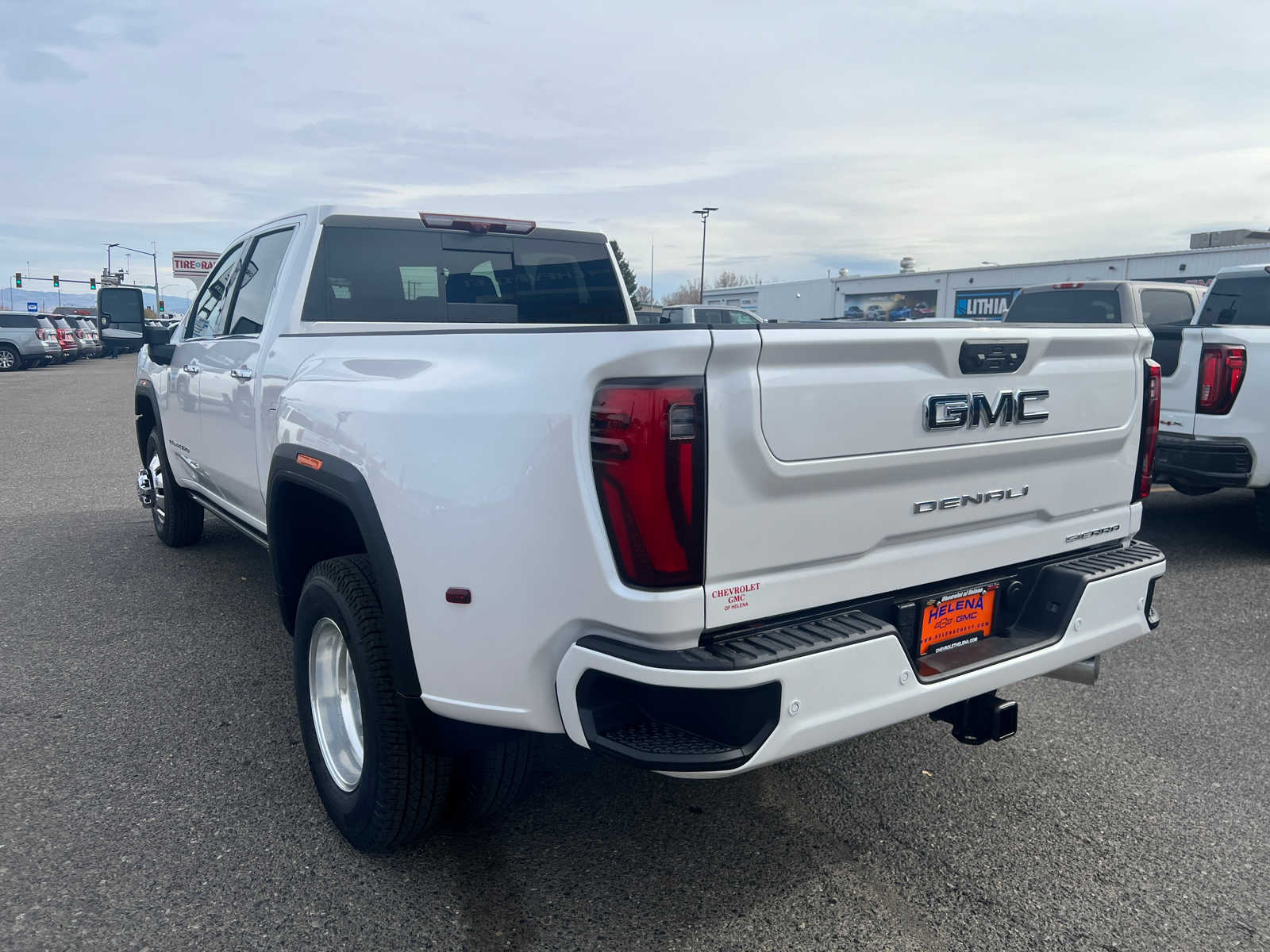 2025 GMC Sierra 3500HD Denali Ultimate 4WD Crew Cab 172 4