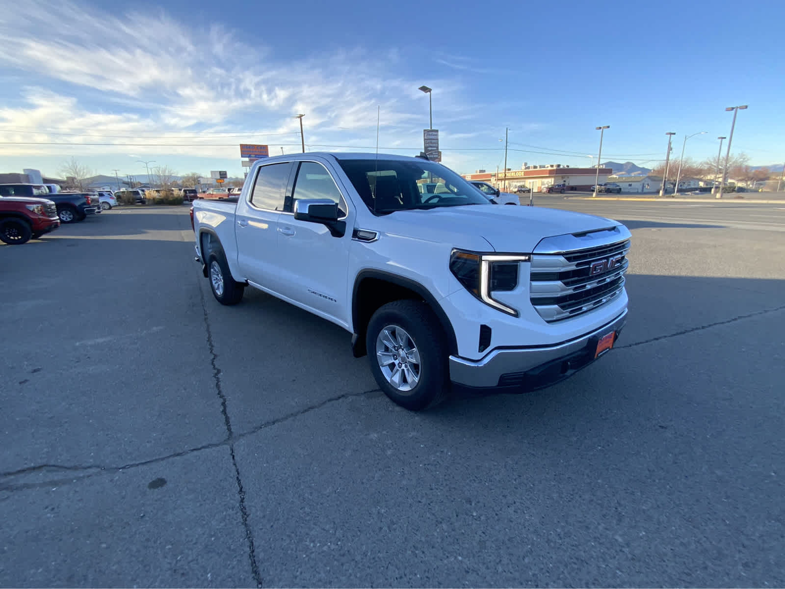 2024 GMC Sierra 1500 SLE 4WD Crew Cab 147 8