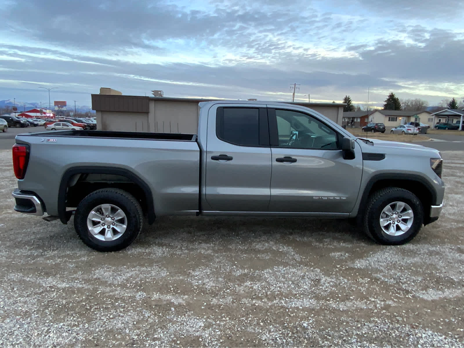 2025 GMC Sierra 1500 Pro 4WD Double Cab 147 8