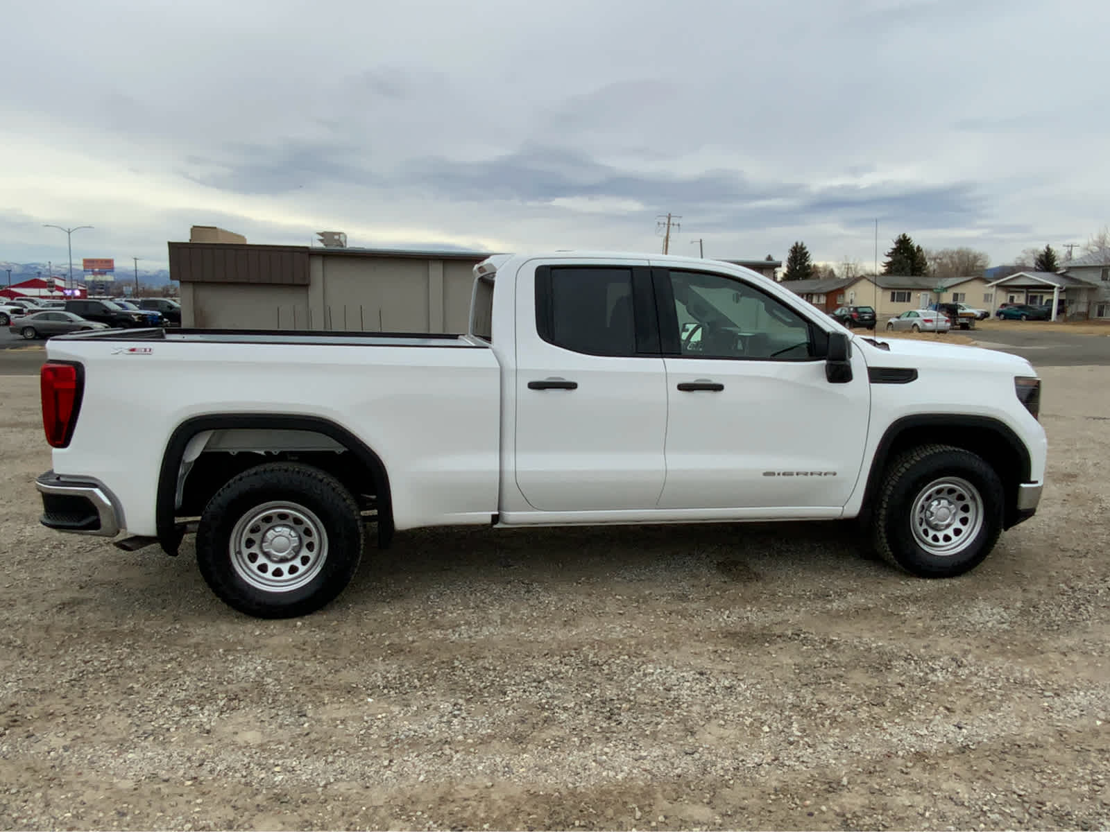 2025 GMC Sierra 1500 Pro 4WD Double Cab 147 8