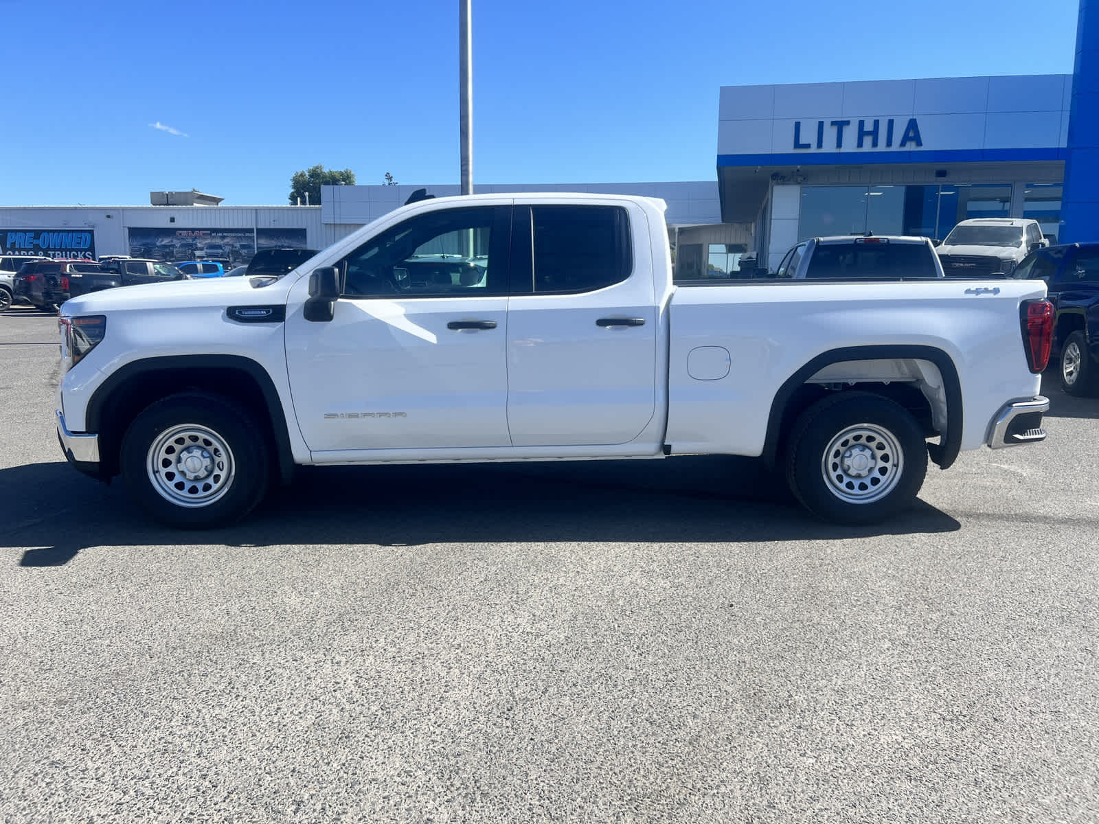 2024 GMC Sierra 1500 Pro 4WD Double Cab 147 3