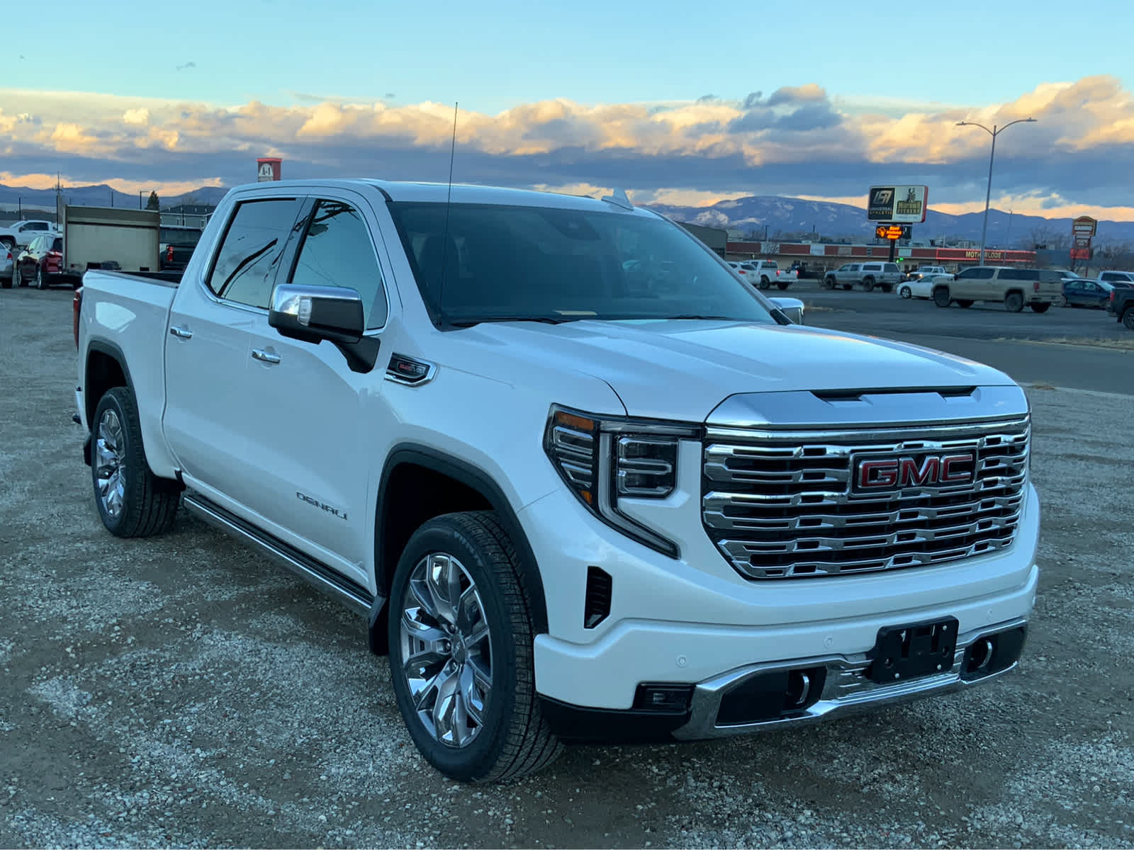 2025 GMC Sierra 1500 Denali 4WD Crew Cab 147 10