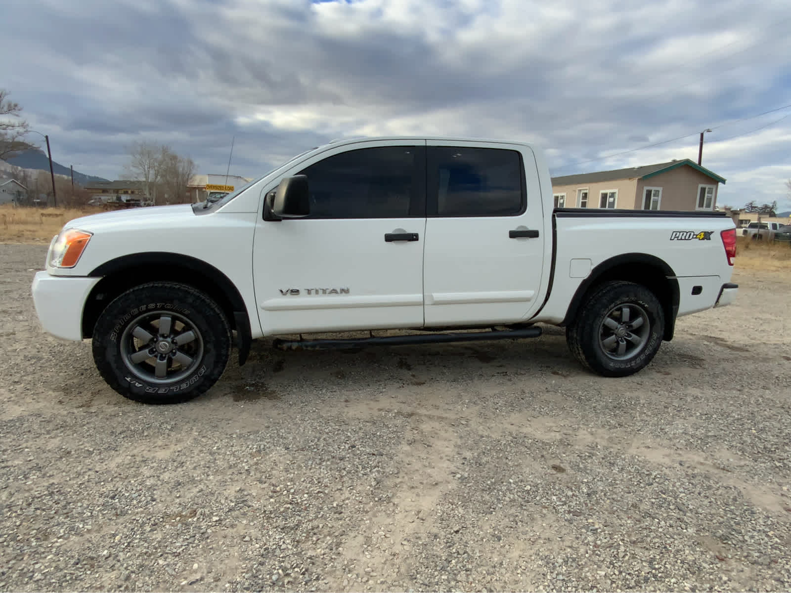 2014 Nissan Titan PRO-4X 4WD Crew Cab SWB 2