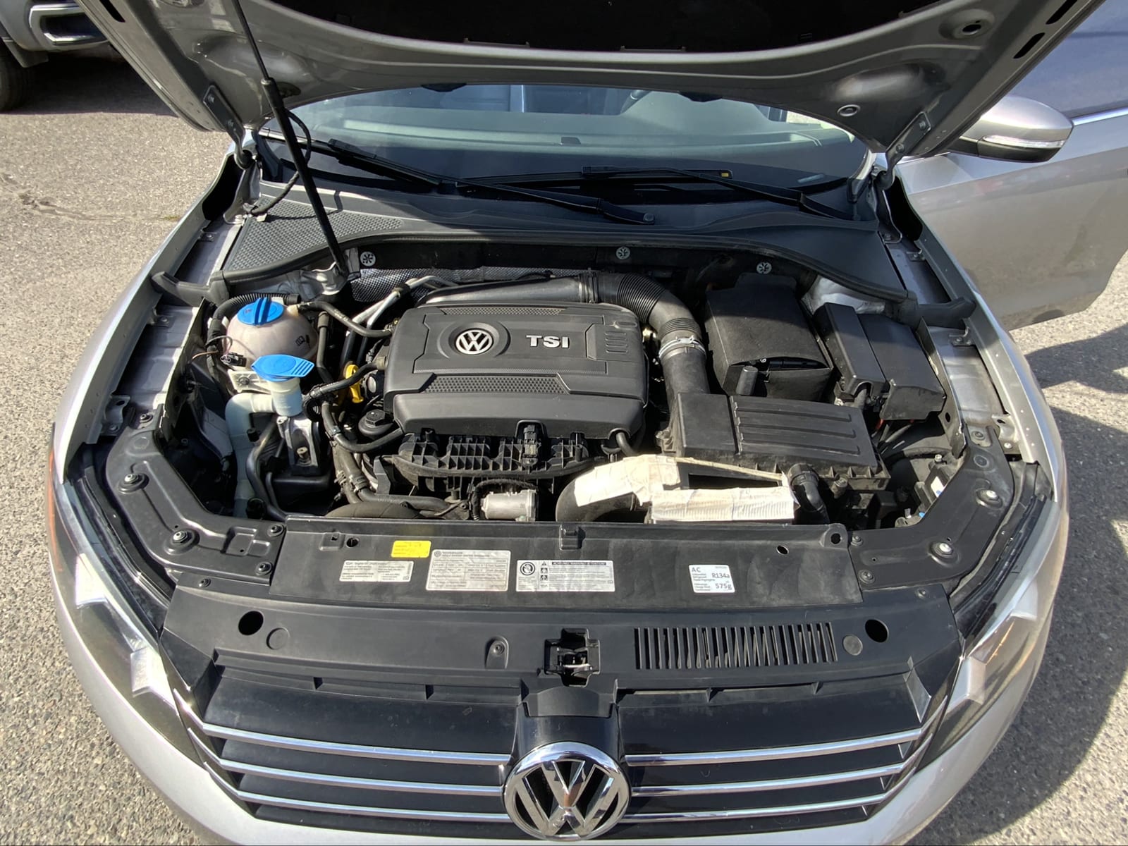 2014 Volkswagen Passat SE w/Sunroof 25
