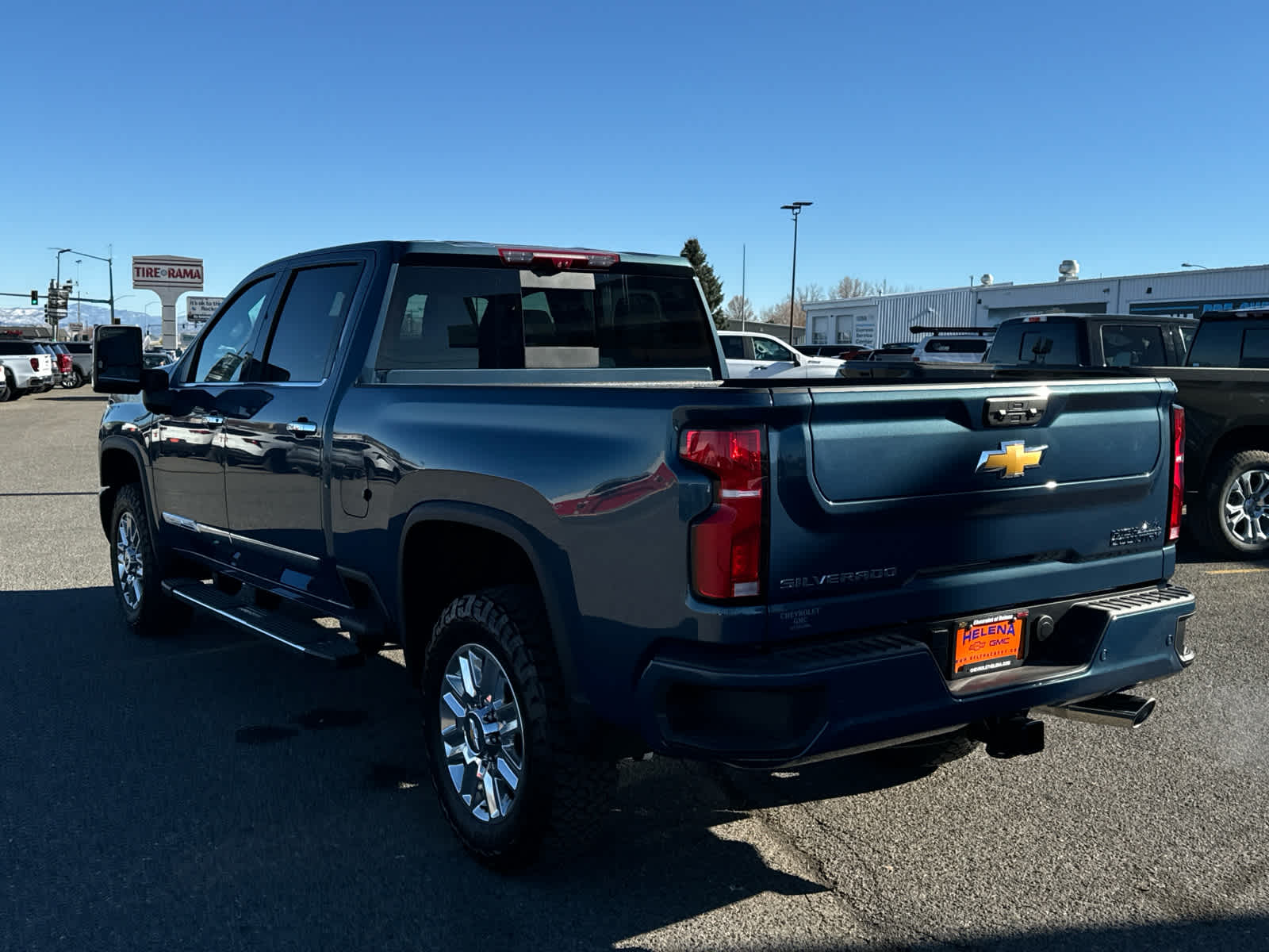 2025 Chevrolet Silverado 2500HD High Country 4WD Crew Cab 159 8