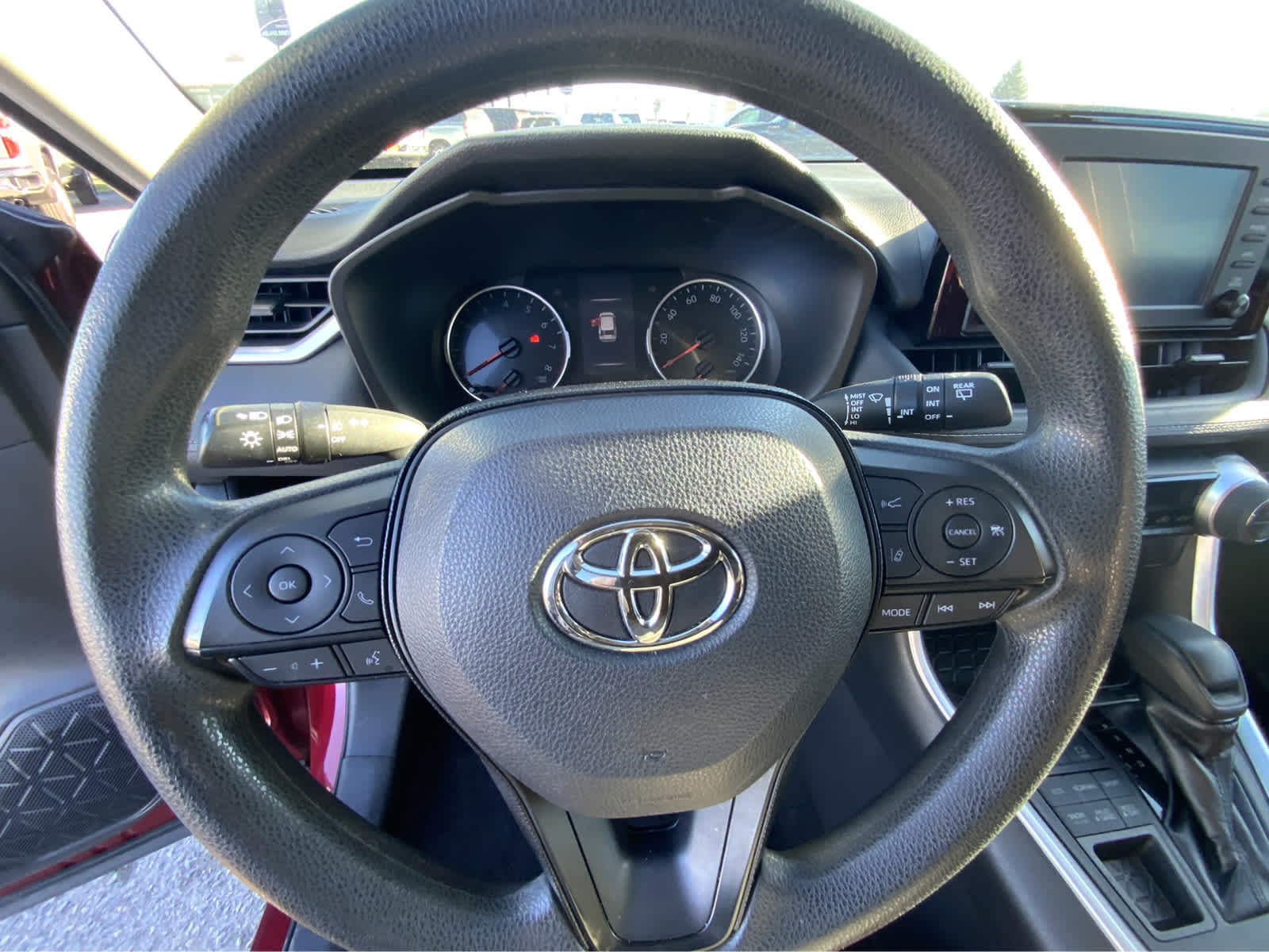 2019 Toyota RAV4 XLE 19