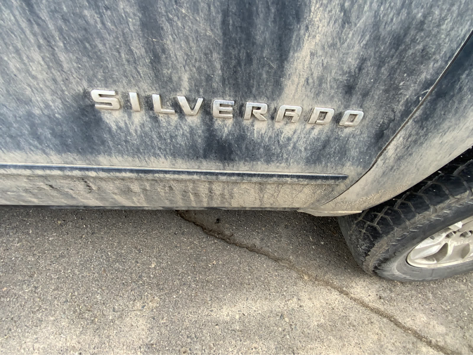 2017 Chevrolet Silverado 1500 LT 4WD Crew Cab 143.5 24