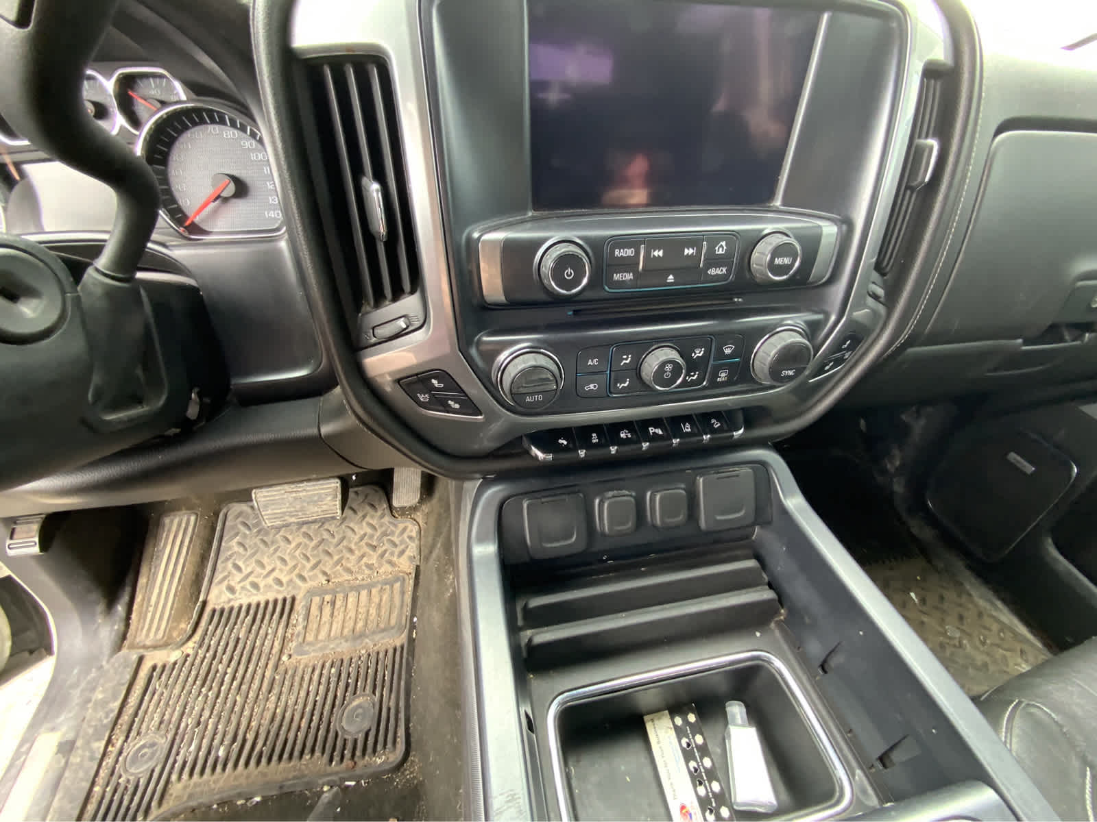 2014 Chevrolet Silverado 1500 LTZ 4WD Crew Cab 153.0 22