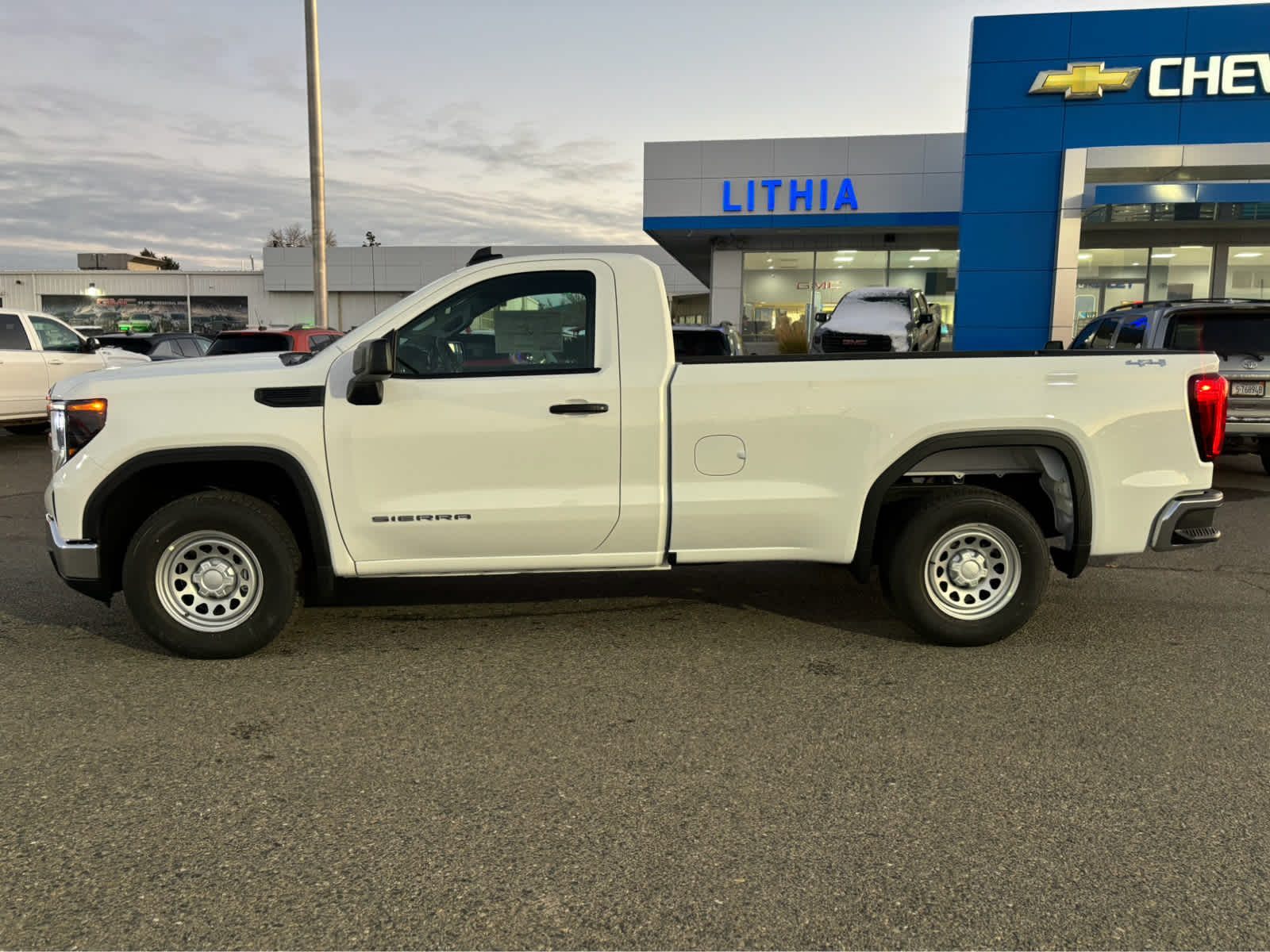 2025 GMC Sierra 1500 Pro 4WD Reg Cab 140 2