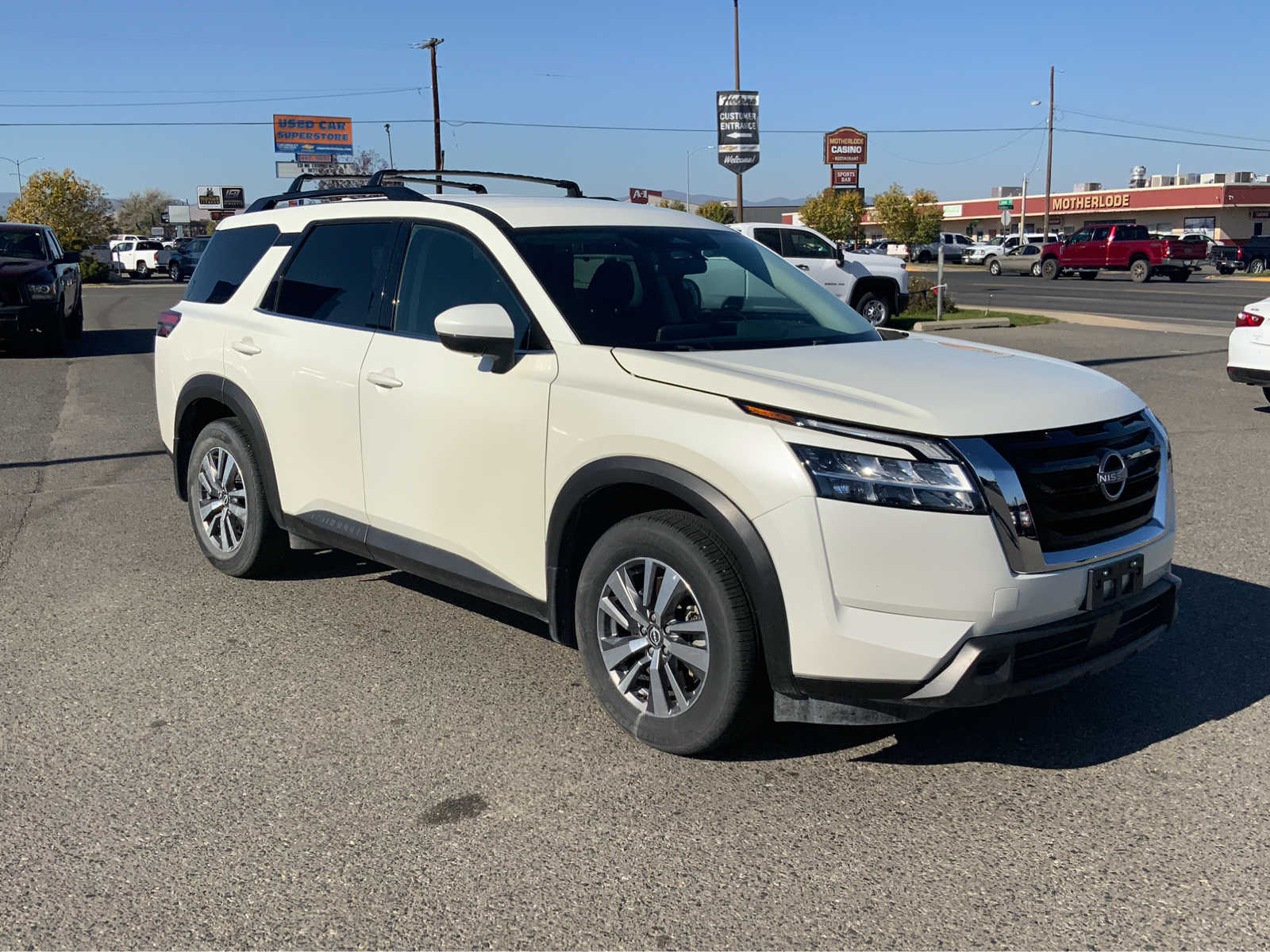 2022 Nissan Pathfinder SV 7