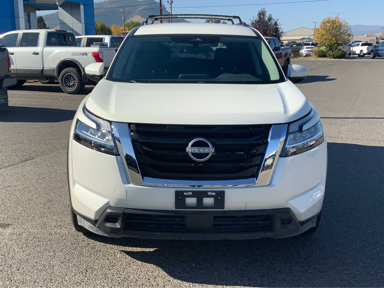 2022 Nissan Pathfinder SV 8