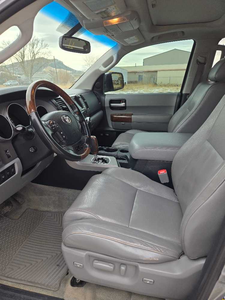 2010 Toyota Sequoia Platinum 9