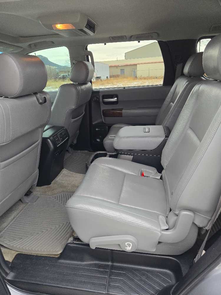 2010 Toyota Sequoia Platinum 12