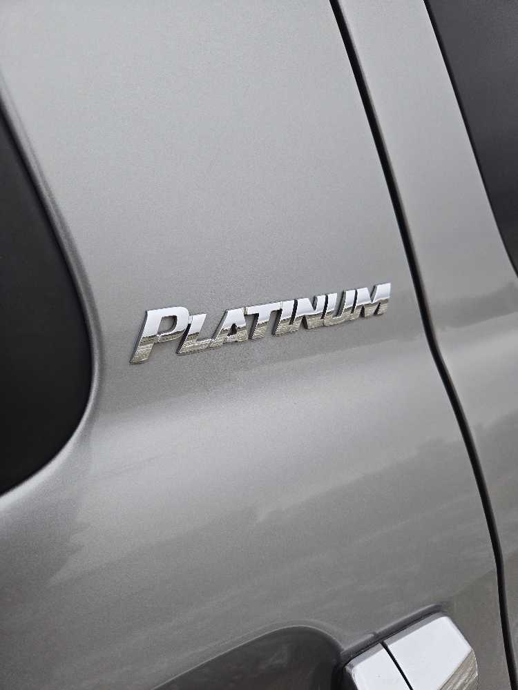 2010 Toyota Sequoia Platinum 21