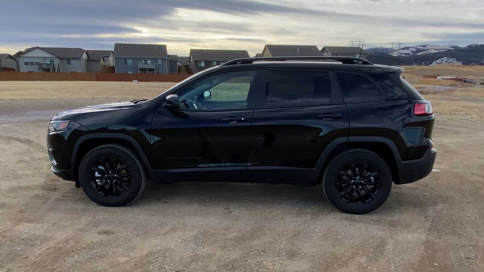 2023 Jeep Cherokee Altitude Lux 6