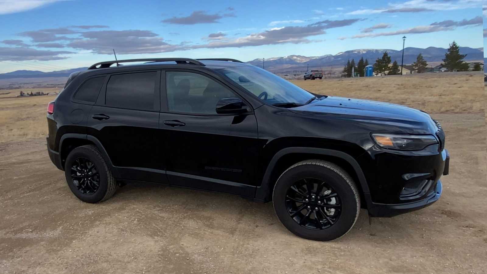 2023 Jeep Cherokee Altitude Lux 2