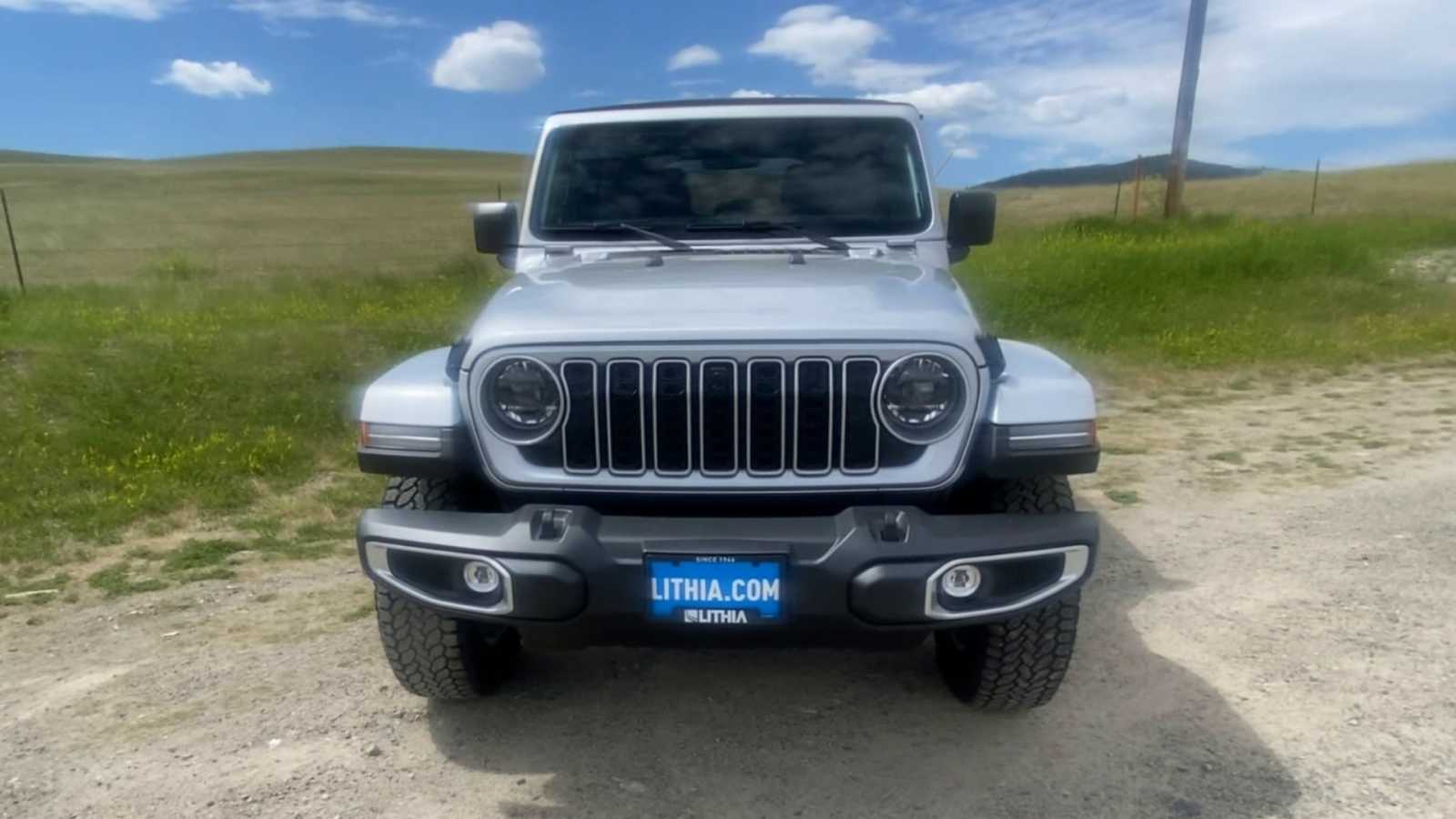 2024 Jeep Wrangler Sahara 3