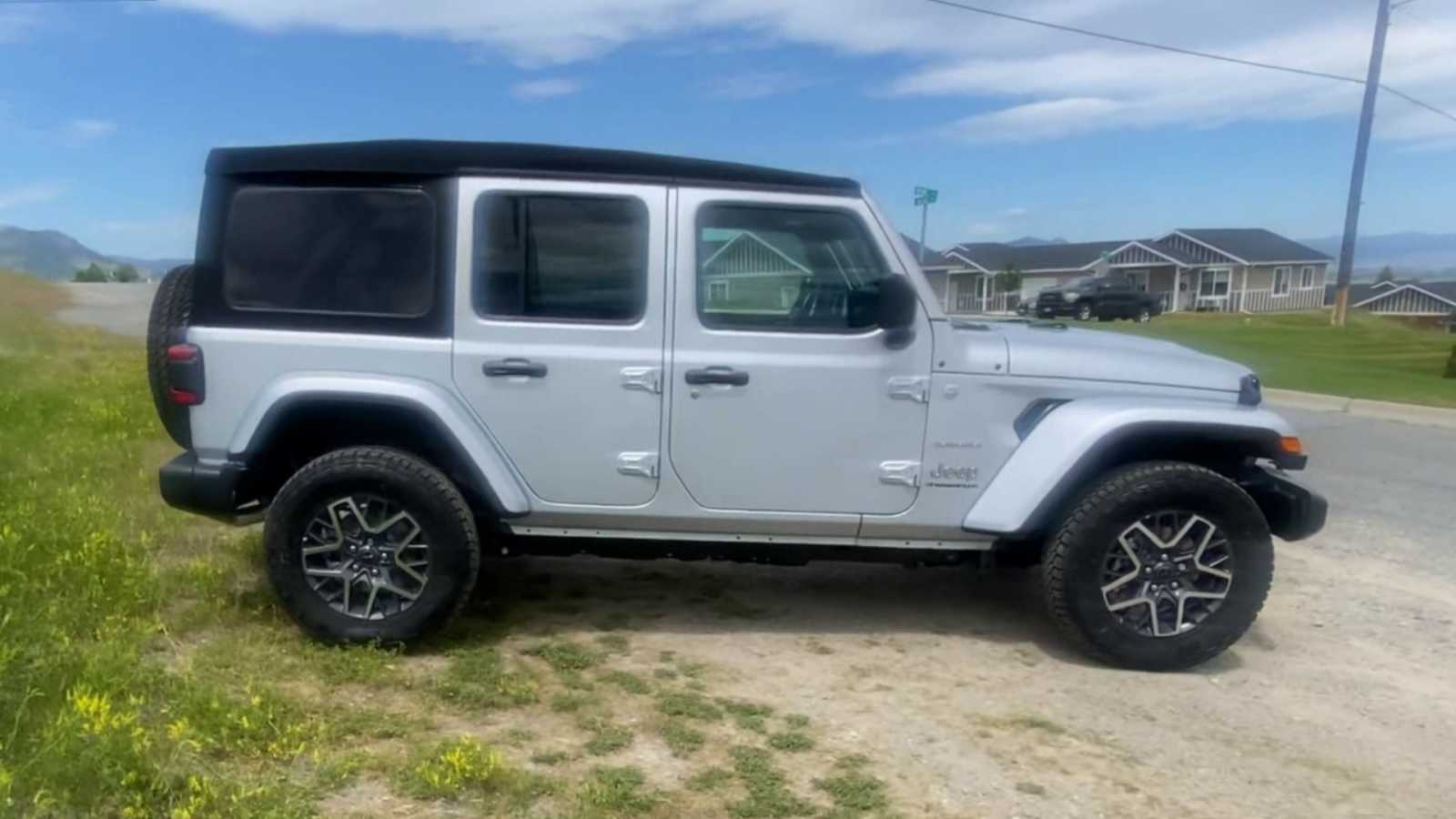 2024 Jeep Wrangler Sahara 9