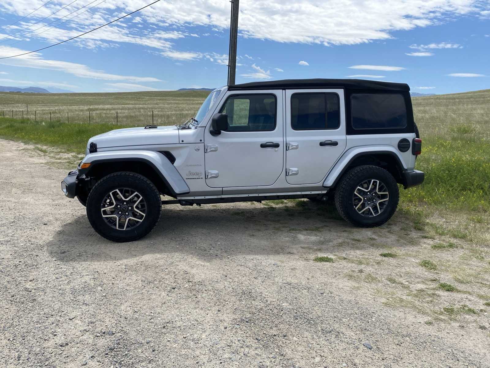 2024 Jeep Wrangler Sahara 10