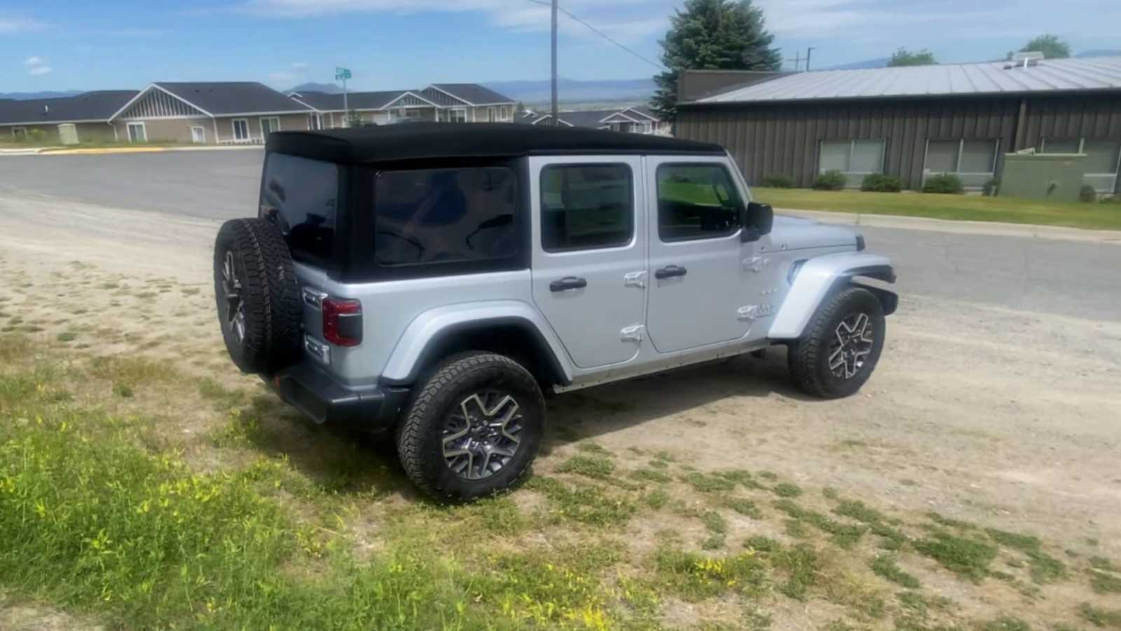 2024 Jeep Wrangler Sahara 8