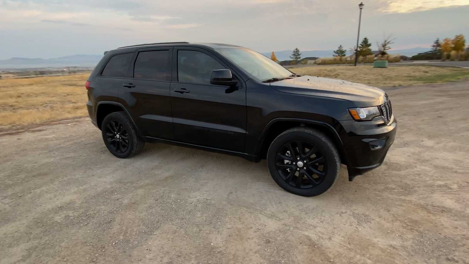 2021 Jeep Grand Cherokee Laredo X 2