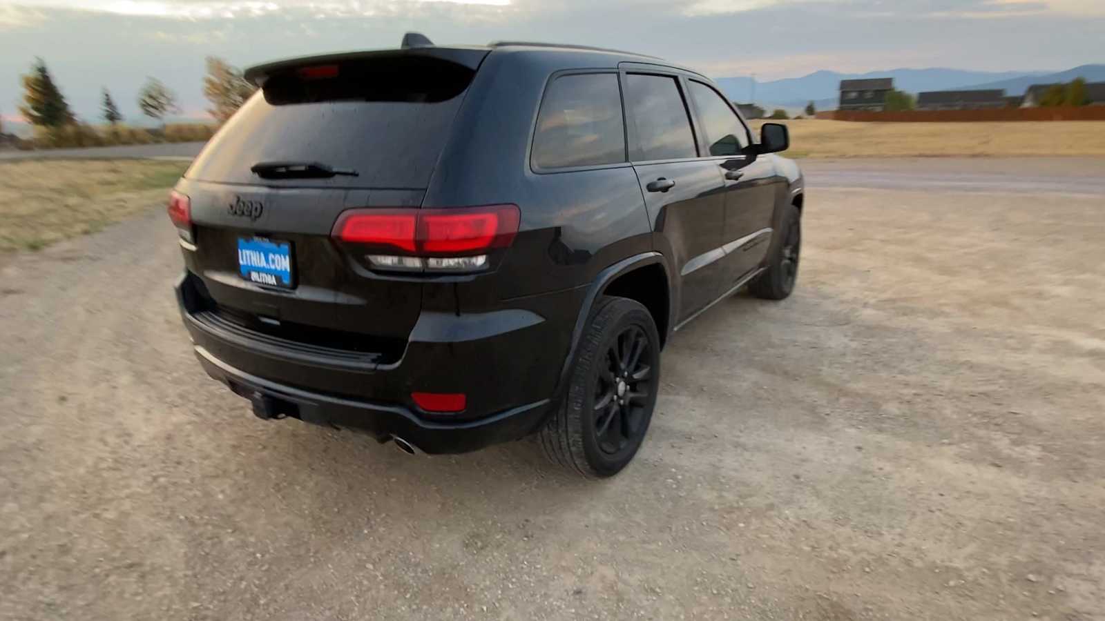 2021 Jeep Grand Cherokee Laredo X 8