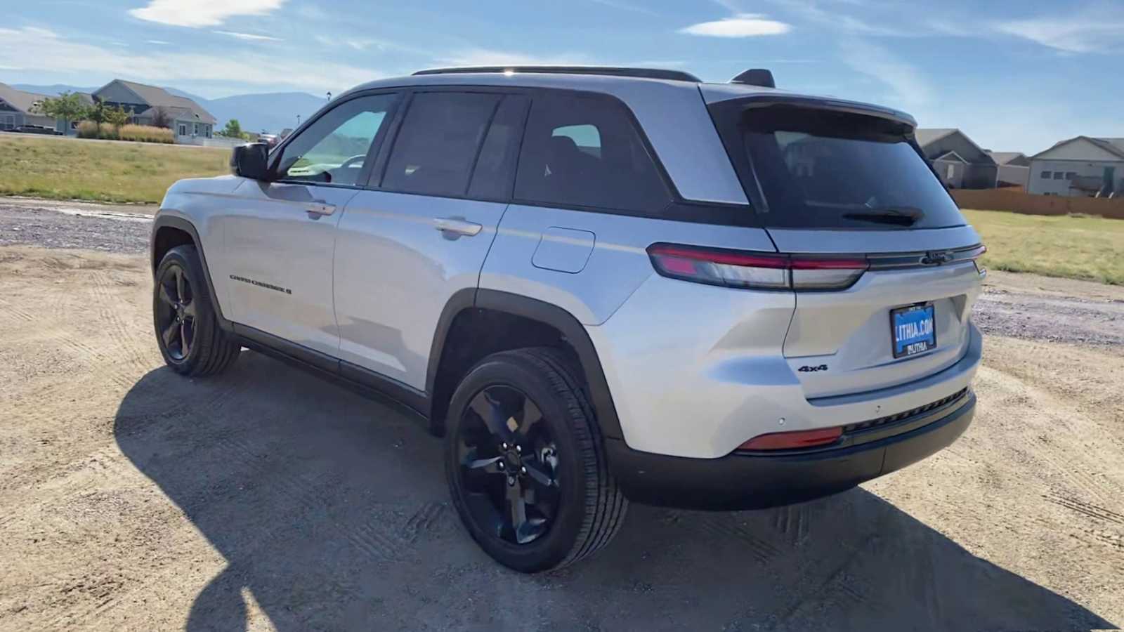 2023 Jeep Grand Cherokee Altitude X 2