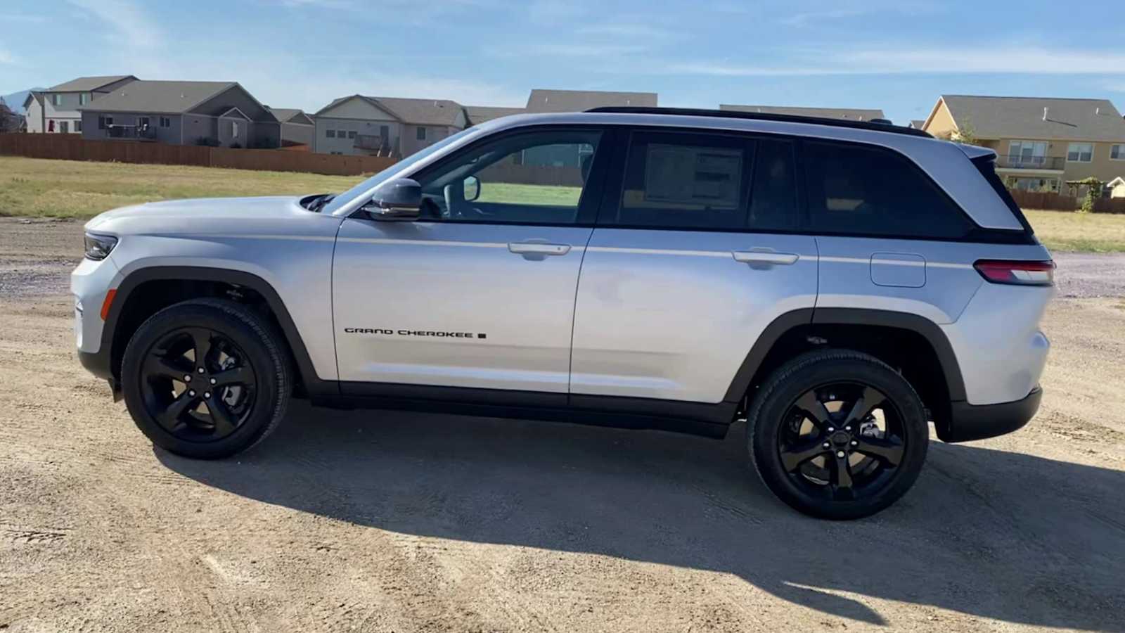 2023 Jeep Grand Cherokee Altitude X 3