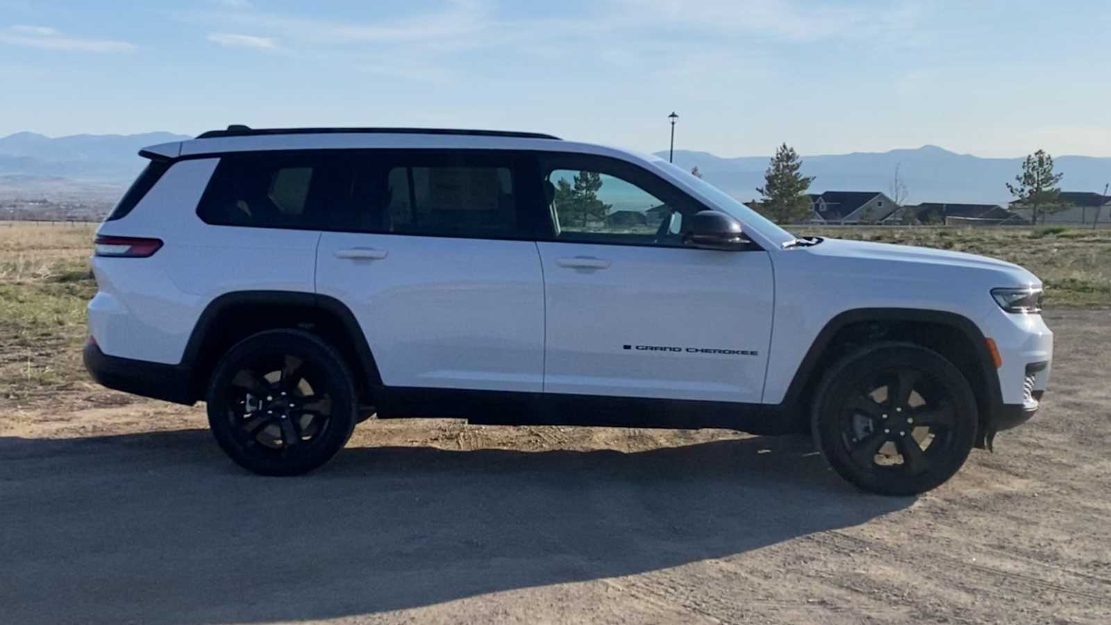 2024 Jeep Grand Cherokee L Altitude 9