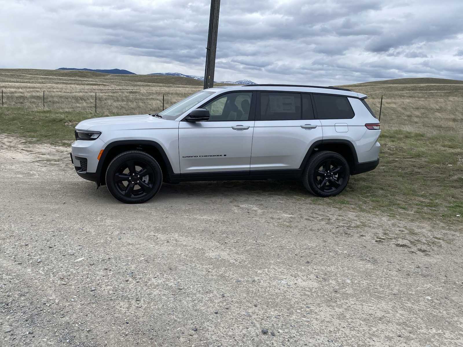 2024 Jeep Grand Cherokee L Altitude 10