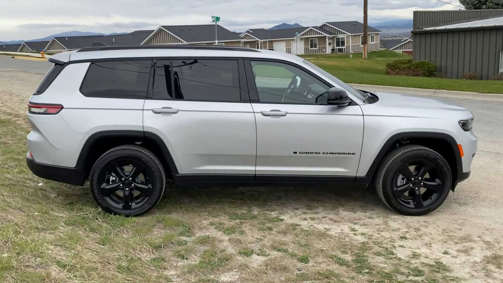 2024 Jeep Grand Cherokee L Altitude 9