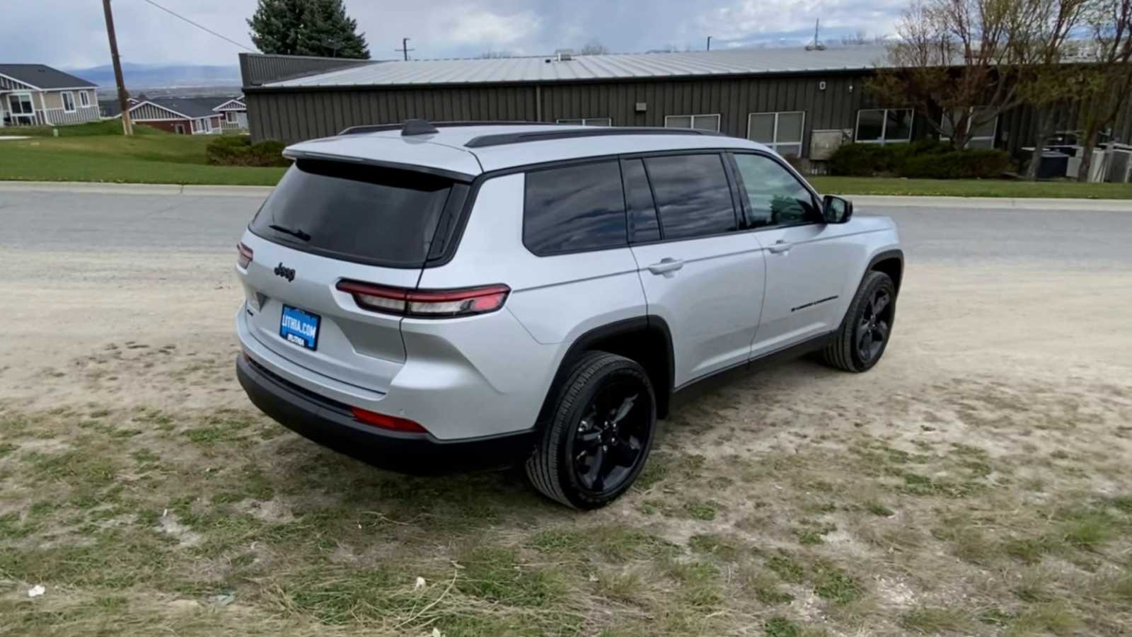 2024 Jeep Grand Cherokee L Laredo 8