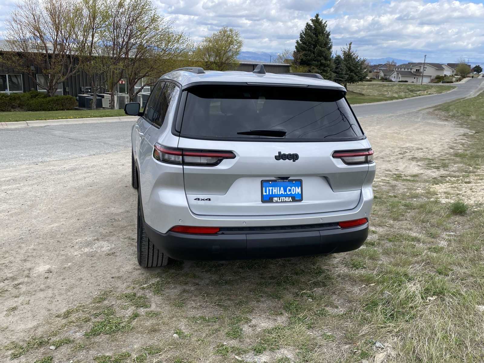 2024 Jeep Grand Cherokee L Laredo 12